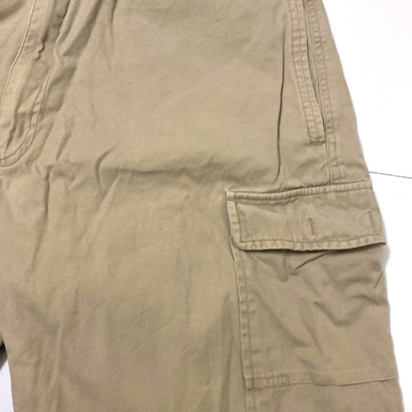 Perry Ellis mens khaki tan 💯 cotton cargo shorts. Size 36. - Picture 3 of 7
